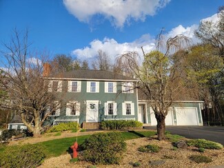 2 Ivy Ln, Rutland, MA 01543