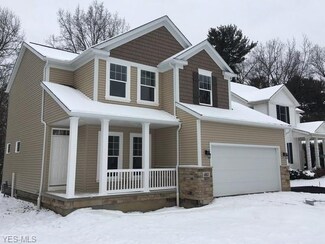 482 S Marigold Ln, Kent, OH 44240