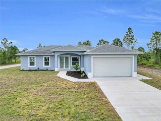 935 Elgin St, Lehigh Acres, FL 33974