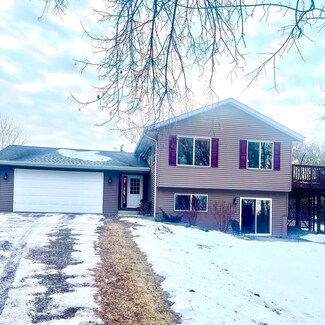 15937 Rivers Edge Dr, Milaca, MN 56353