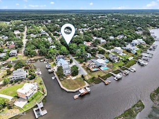 104 SW 24th St, Oak Island, NC 28465