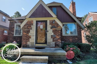 471 Touraine Rd, Grosse Pointe Farms, MI 48236