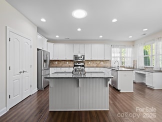 12728 Meetinghouse Dr, Cornelius, NC 28031