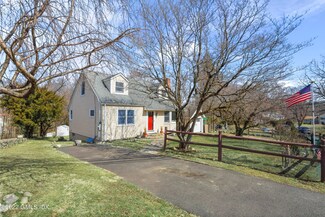 15 Mary Ln, Riverside, CT 06878