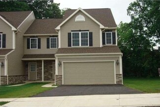 24 Regina Dr, Sinking Spring, PA 19608