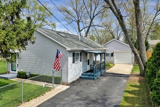 35623 N Poplar Ave, Ingleside, IL 60041
