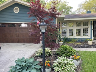 526 Emerson Rd, Carmel, IN 46032