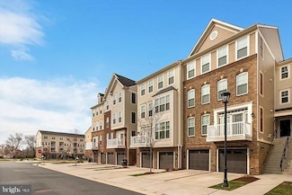 25215 Briargate Terrace, Chantilly, VA 20152