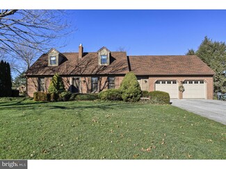 7 Gary Dr, Lancaster, PA 17602