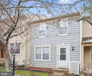 607 Knollwood Ct, Stafford, VA 22554
