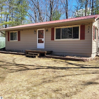 224 Kenwood Ave, Roscommon, MI 48653
