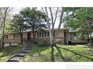 18975 18975 Walden-Trail-, Deephaven, MN 55391