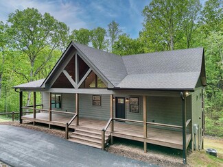 1685 Stonebrook Dr, Hiawassee, GA 30546