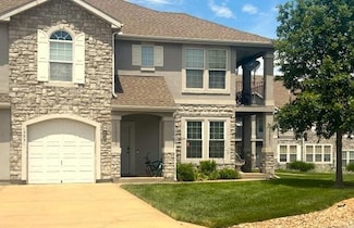 15953 S Crestview Dr, Olathe, KS 66062