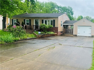 326 Glendola Ave NW, Warren, OH 44483