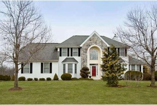 10 Walnut Ct, Cranbury, NJ 08512