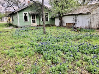 809 N Llano St, Fredericksburg, TX 78624
