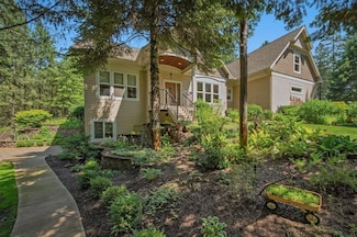 7001 E Chattaroy Rd, Chattaroy, WA 99003