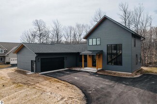 9360 E Creekside Trail, Traverse City, MI 49684