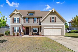 684 Highgrove Dr, Spring Lake, NC 28390