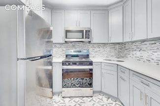 519 Chauncey St Unit 2, Brooklyn, NY 11233