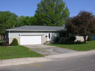 207 W Vine St, Delphi, IN 46923