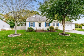 8 Charles Ave, Westerly, RI 02891