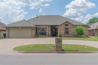 9932 Sudbury Rd, Yukon, OK 73099