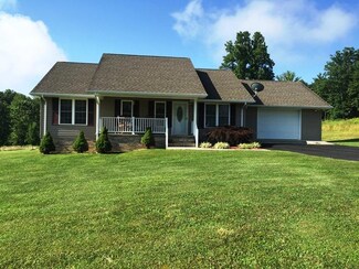 123 Twin Oakes Dr, Peterstown, WV 24963
