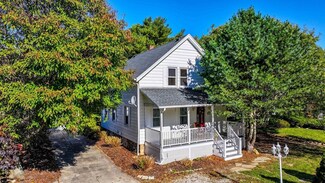131 Fairhaven Rd, Mattapoisett, MA 02739