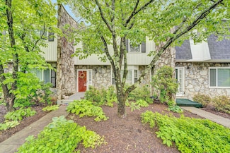 3313 Stonehenge Square, Roanoke, VA 24018