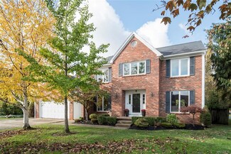 8 Hoviland Ct, Getzville, NY 14068