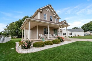 1511 Pine Creek Rd, Valparaiso, IN 46383