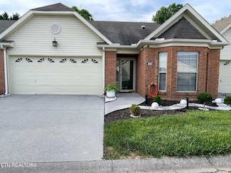 657 Applegate Ln, Knoxville, TN 37934