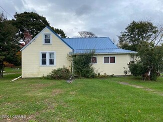 31 Stone Church Rd, Berwick, PA 18603