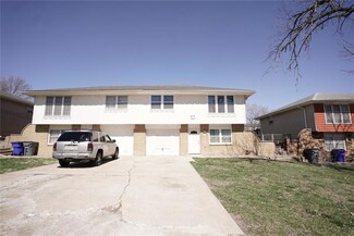 608 W Forest Dr, Olathe, KS 66061