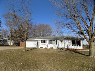 9528 96th Ave, Zeeland, MI 49464