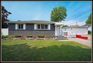 2 Antoinette Dr, Depew, NY 14043