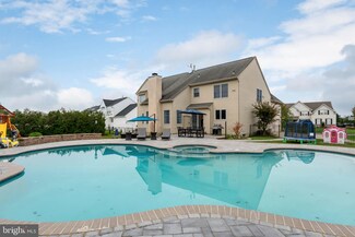 8 Jasmine Rd, Lumberton, NJ 08048
