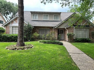 10218 Meadow Lake Ln, Houston, TX 77042