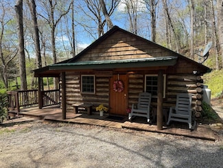 134 Gibson Cove Rd, Franklin, NC 28734