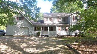 2581 6th Ave, Hammonton, NJ 08037