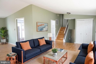 2231 Sanibel Dr, Reston, VA 20191
