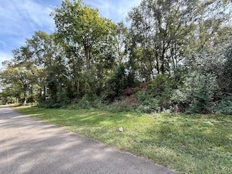 915 E Court St, Newton, TX 75966