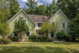 17 Fieldstone Cir, Hampton, NH 03842