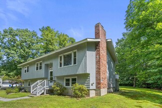 24 Rainbow Dr, Goffstown, NH 03045