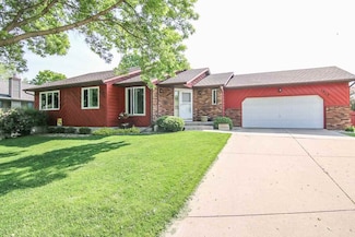 1013 Villa Cir, Sun Prairie, WI 53590