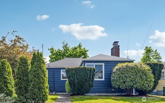 8254 Densmore Ave N, Seattle, WA 98103