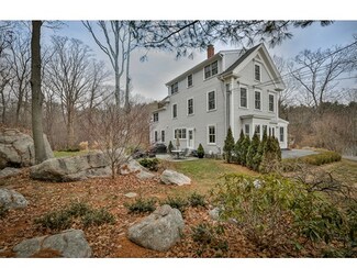 75 Magnolia Ave, Gloucester, MA 01930
