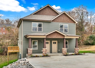 420 S 2nd St, Clarksville, TN 37040